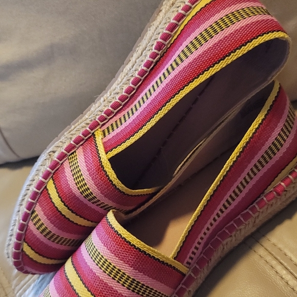 Chelsea & Violet Espadrilles - Picture 7 of 8